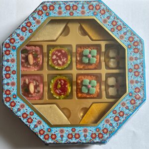 Assorted Sweets Gift Box 50100